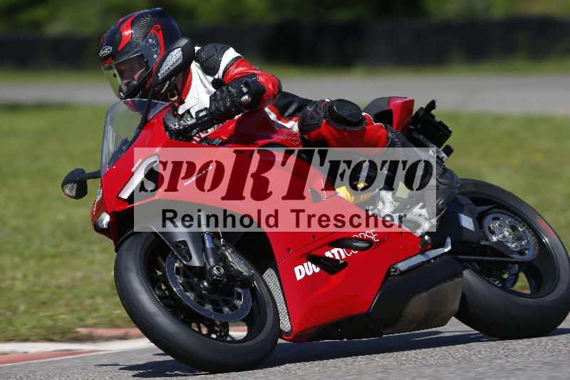 /Archiv-2024/29 12.06.2024 MOTO.CH Track Day ADR/Gruppe blau/Team